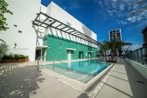11 NE 6th Miami FL 33132