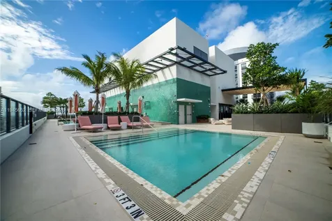 11 NE 6th Miami FL 33132