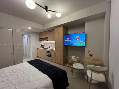 11 NE 6th Miami FL 33132