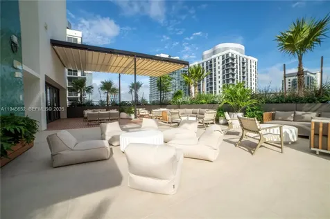 11 NE 6th Miami FL 33132