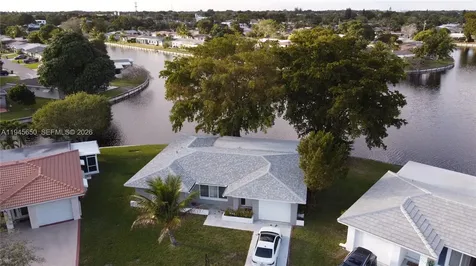 5805 NW 72nd Avenue Tamarac FL 33321-6039