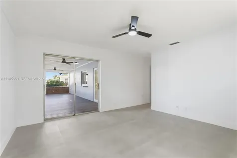 5805 NW 72nd Avenue Tamarac FL 33321-6039