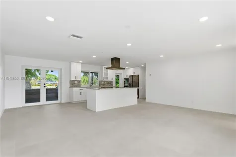 5805 NW 72nd Avenue Tamarac FL 33321-6039