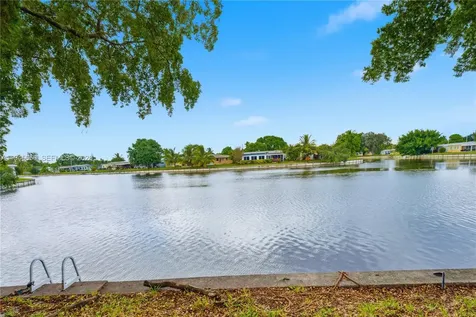 5805 NW 72nd Avenue Tamarac FL 33321-6039