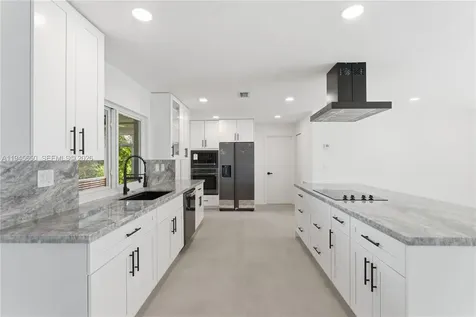 5805 NW 72nd Avenue Tamarac FL 33321-6039