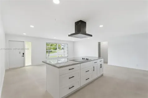 5805 NW 72nd Avenue Tamarac FL 33321-6039