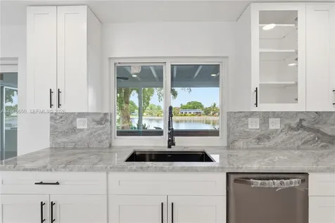 5805 NW 72nd Avenue Tamarac FL 33321-6039