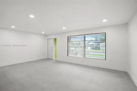 5805 NW 72nd Avenue Tamarac FL 33321-6039