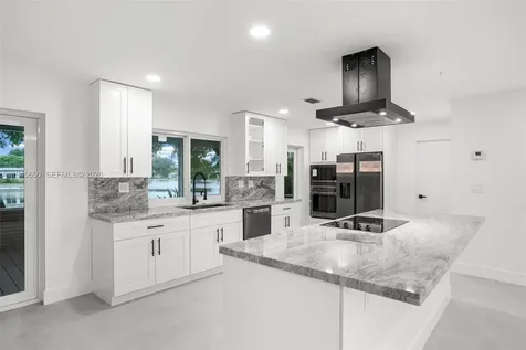 5805 NW 72nd Avenue Tamarac FL 33321-6039