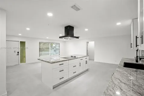 5805 NW 72nd Avenue Tamarac FL 33321-6039