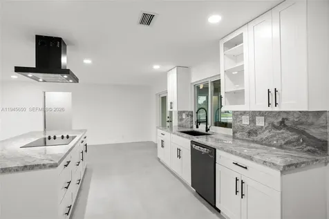 5805 NW 72nd Avenue Tamarac FL 33321-6039