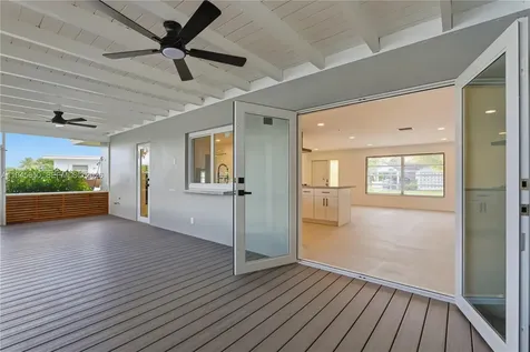 5805 NW 72nd Avenue Tamarac FL 33321-6039