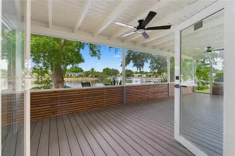 5805 NW 72nd Avenue Tamarac FL 33321-6039