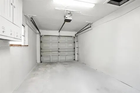 5805 NW 72nd Avenue Tamarac FL 33321-6039