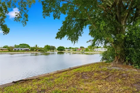5805 NW 72nd Avenue Tamarac FL 33321-6039