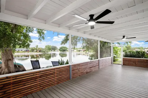 5805 NW 72nd Avenue Tamarac FL 33321-6039