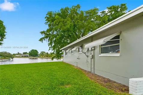 5805 NW 72nd Avenue Tamarac FL 33321-6039