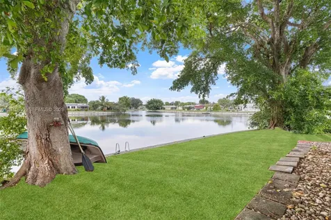5805 NW 72nd Avenue Tamarac FL 33321-6039