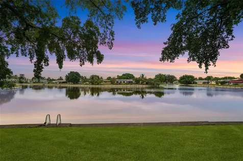 5805 NW 72nd Avenue Tamarac FL 33321-6039