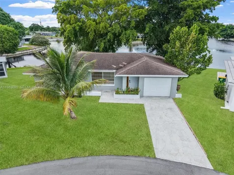 5805 NW 72nd Avenue Tamarac FL 33321-6039