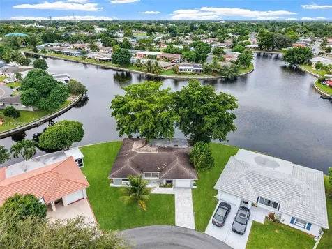 5805 NW 72nd Avenue Tamarac FL 33321-6039