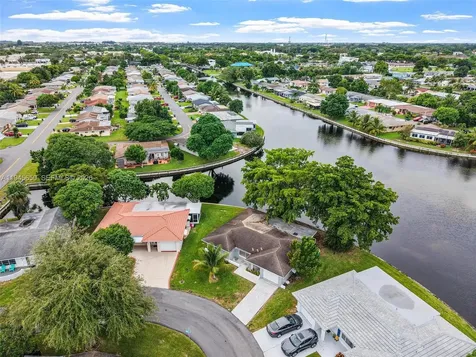 5805 NW 72nd Avenue Tamarac FL 33321-6039