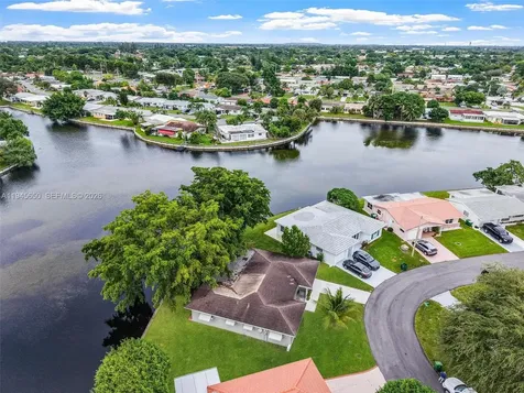 5805 NW 72nd Avenue Tamarac FL 33321-6039