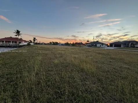 1213 NW 39th Avenue Cape Coral FL 33993