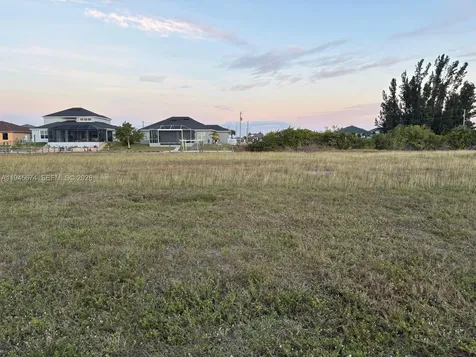 1213 NW 39th Avenue Cape Coral FL 33993