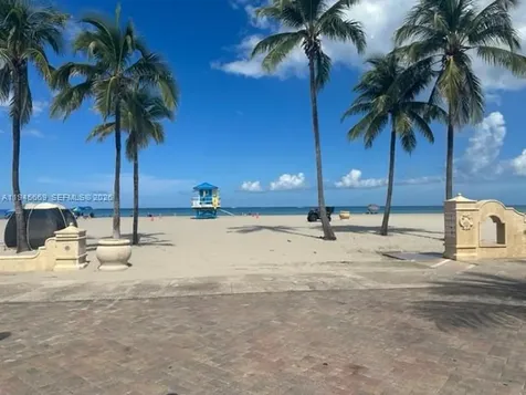 320 S Surf Road Hollywood FL 33019