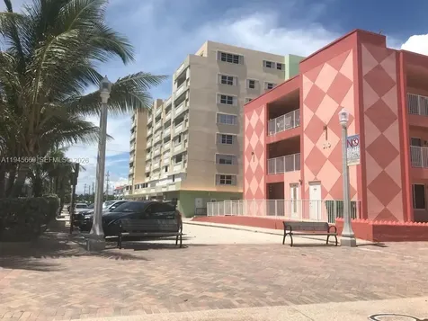 320 S Surf Road Hollywood FL 33019