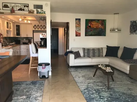 320 S Surf Road Hollywood FL 33019