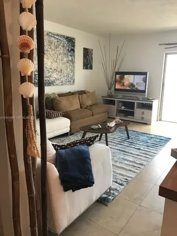 320 S Surf Road Hollywood FL 33019