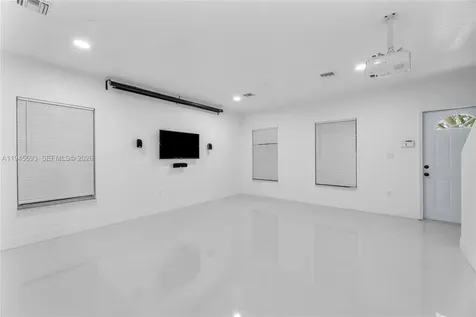1541 NW 1st Court Miami FL 33136