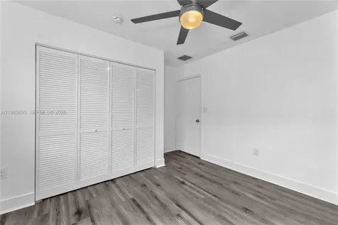 1541 NW 1st Court Miami FL 33136