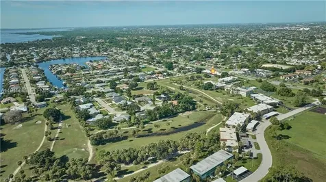 4728 Orange Grove Boulevard Fort Myers FL 33903