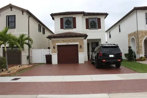 11024 W 35th Lane Hialeah FL 33018