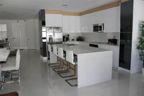 11024 W 35th Lane Hialeah FL 33018