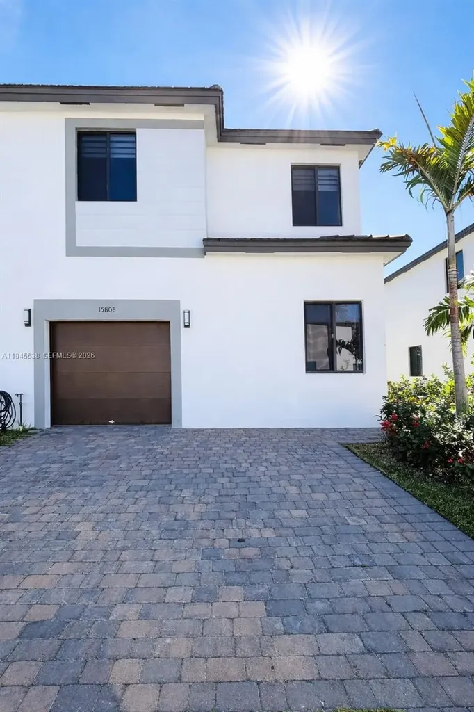 15808 SW 136th Way Miami FL 33196