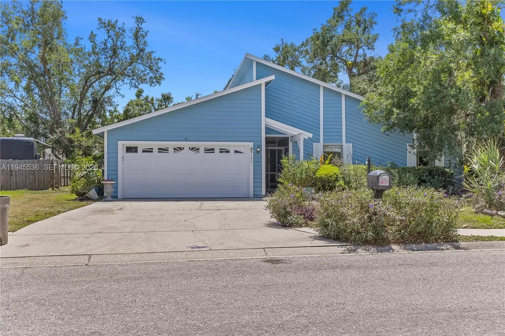 8155 Glenbrooke Court Sarasota FL 34243