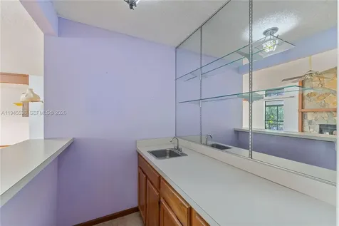 8155 Glenbrooke Court Sarasota FL 34243