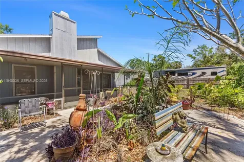 8155 Glenbrooke Court Sarasota FL 34243