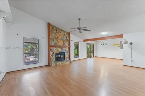 8155 Glenbrooke Court Sarasota FL 34243