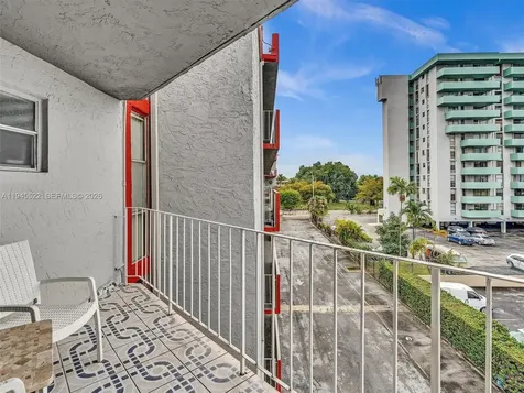 1750 W 46th Street Hialeah FL 33012