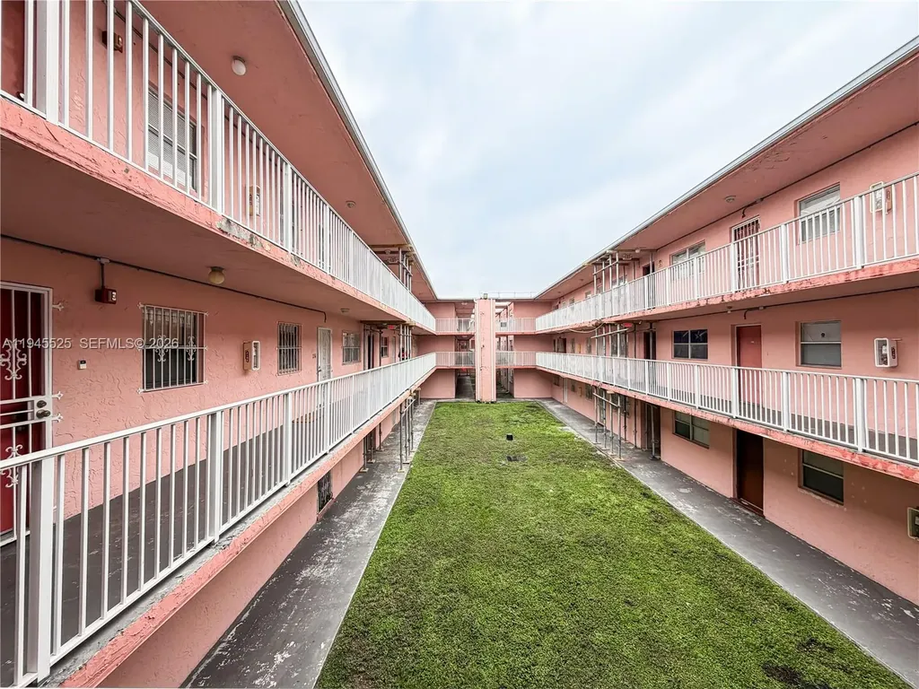 19761 SW 114th Avenue Miami FL 33157