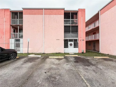 19761 SW 114th Avenue Miami FL 33157