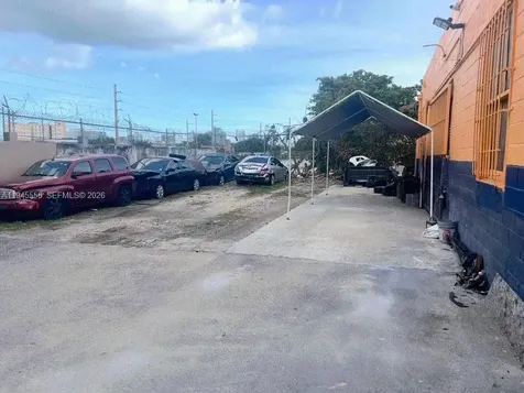 2005 NW 10th Avenue Miami FL 33127