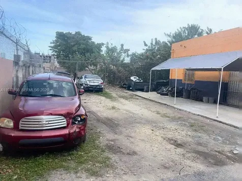 2005 NW 10th Avenue Miami FL 33127