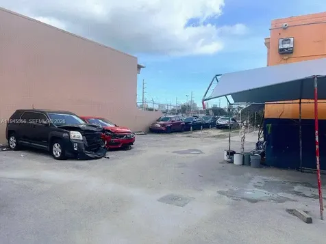 2005 NW 10th Avenue Miami FL 33127