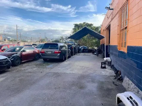 2005 NW 10th Avenue Miami FL 33127